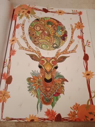 Livre de Mandalas et Dessins "Un petit souffle d'automne" Adultes/Ados Coloriage tiré du livre de Mandalas et Dessins "Un petit souffle d'automne". Cerf aux motifs colorés entouré de feuilles et décor d'automne.
